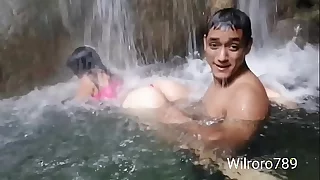 Estaba de paseo y conocí a esta linda chica, la combinación perfecta, un sitio paradisíaco y una cogida espectacular