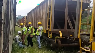 OS OPERÁRIOS PEGARAM PESADO NA HORA DO ALMOÇO FUDERAM O COLEGA PASSIVO E DERAM MUITO LEITE DE SOBREMESA